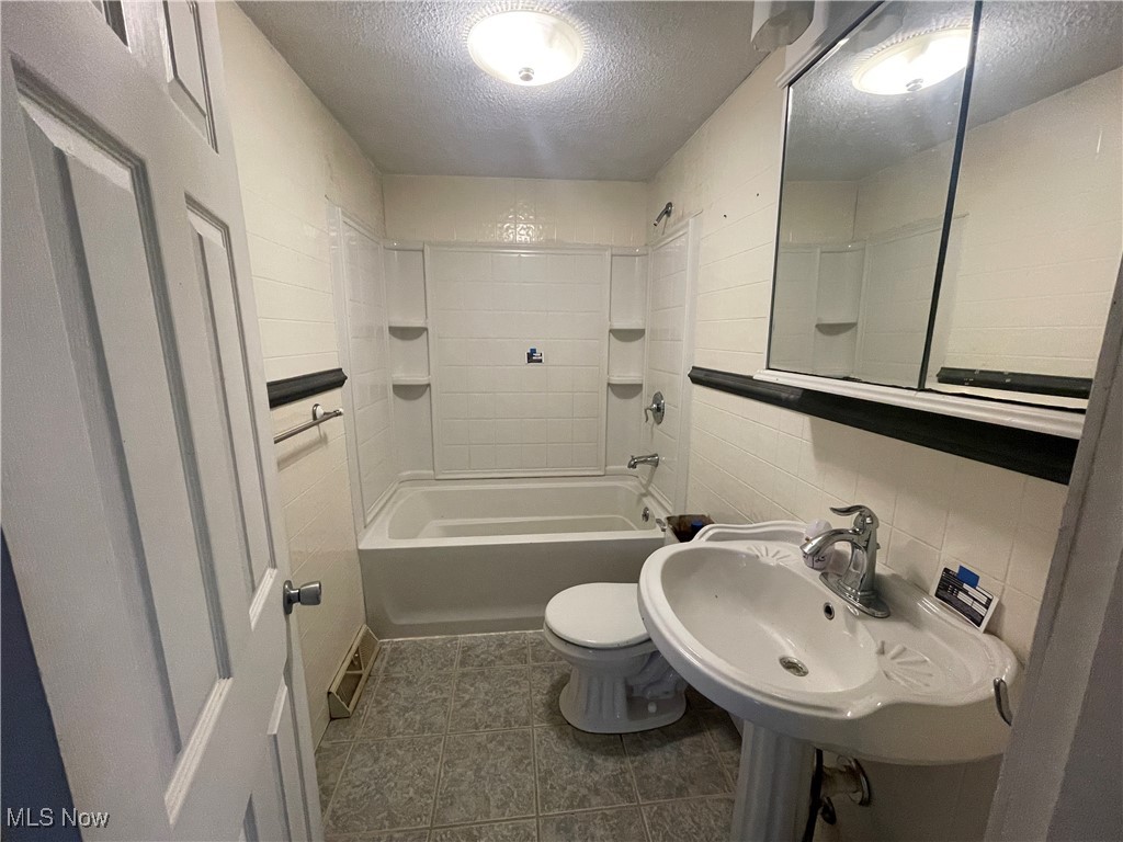 6161 Lily Lane SE Amsterdam OH 43903