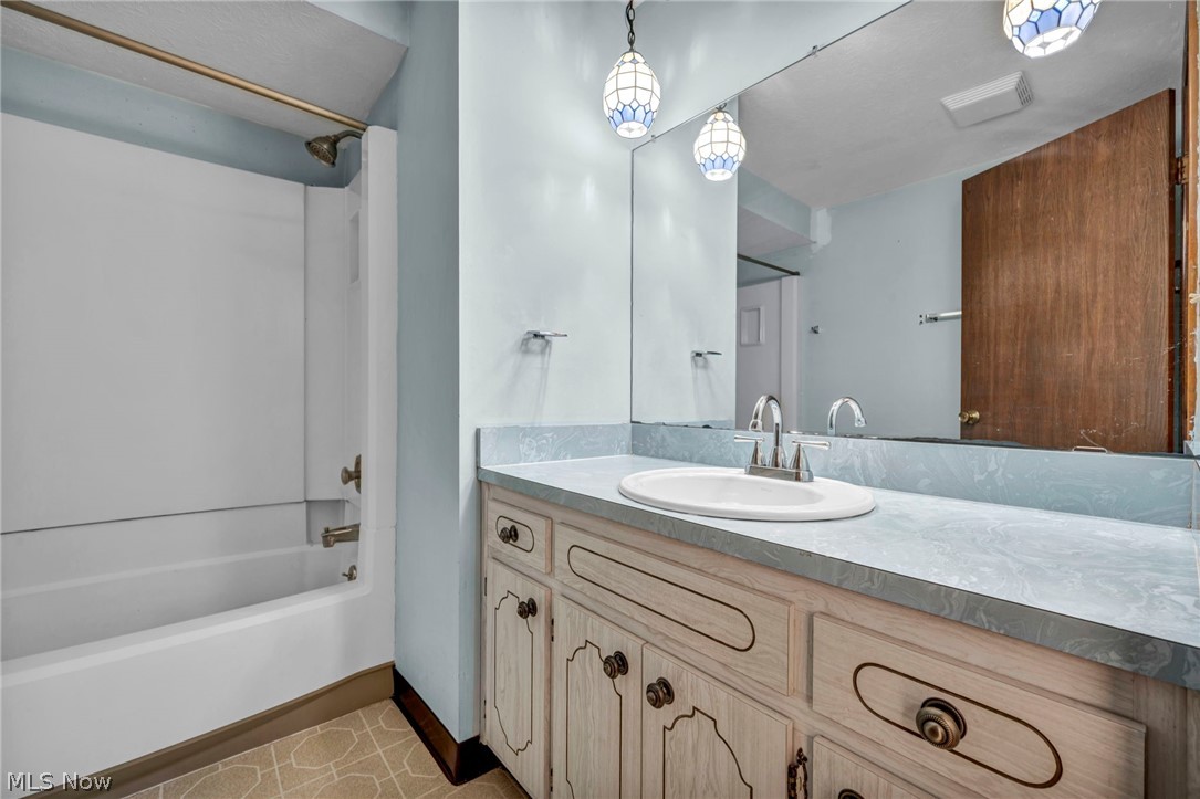 1668 Eisenhower Brunswick OH 44212