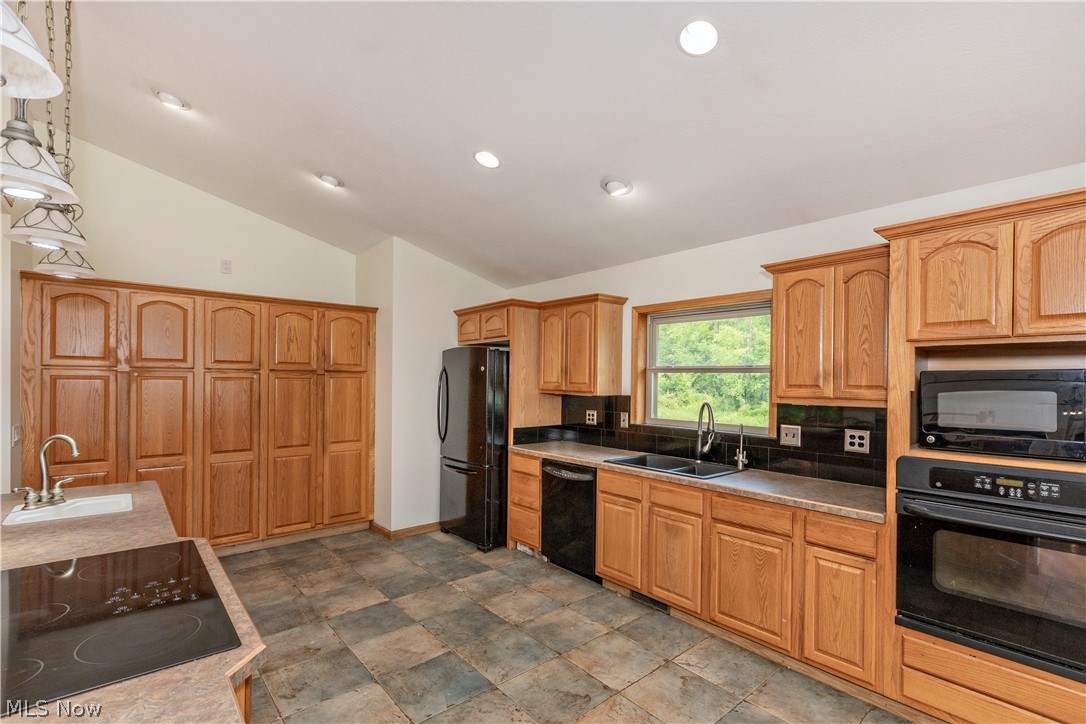 6205 River Road Madison OH 44057
