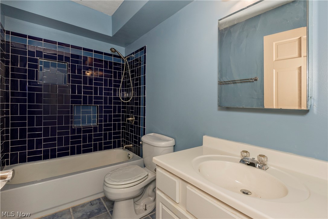 6205 River Road Madison OH 44057