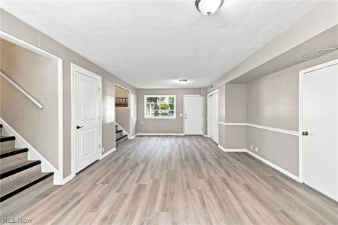 558 Garnette Road Akron OH 44313