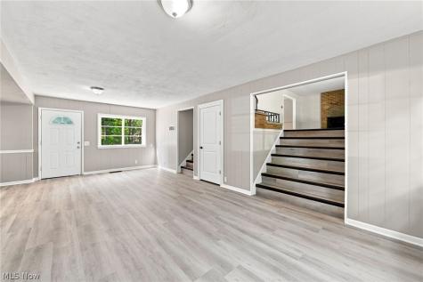 558 Garnette Road Akron OH 44313