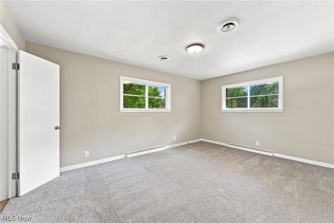 558 Garnette Road Akron OH 44313