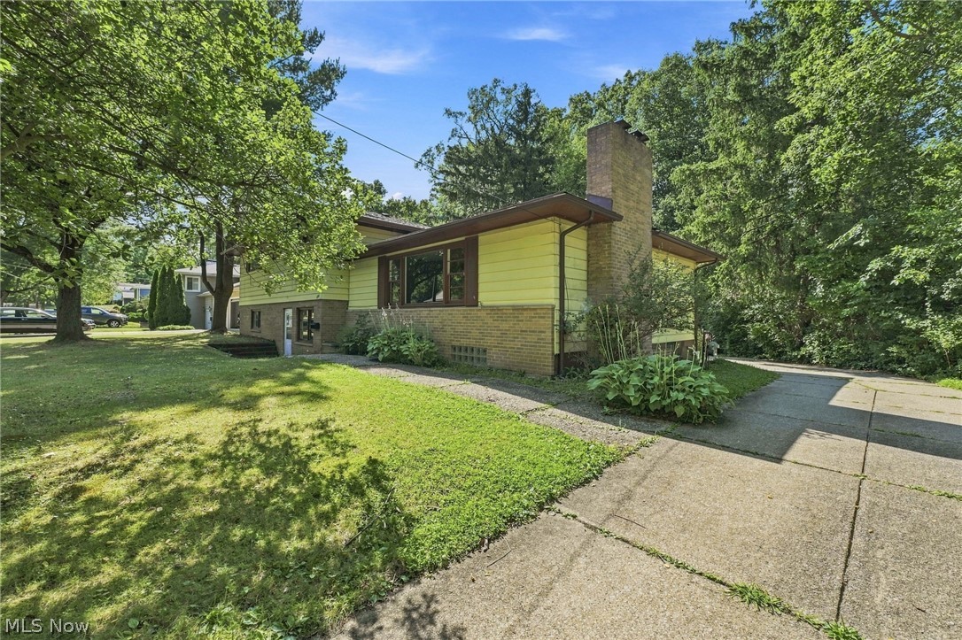 558 Garnette Road Akron OH 44313