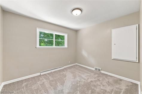 558 Garnette Road Akron OH 44313