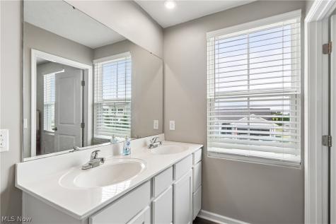 2689 Himelrigh Boulevard Barberton OH 44203