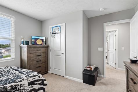 2689 Himelrigh Boulevard Barberton OH 44203