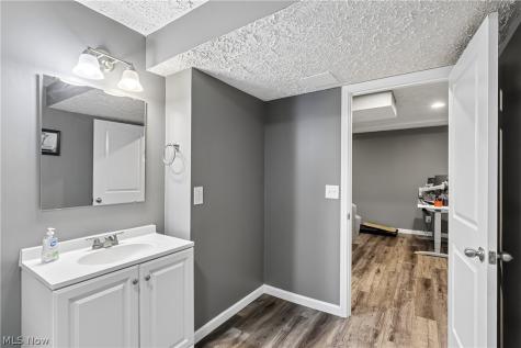 2689 Himelrigh Boulevard Barberton OH 44203