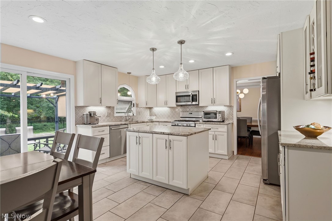 4270 N Hilltop Road Orange OH 44022