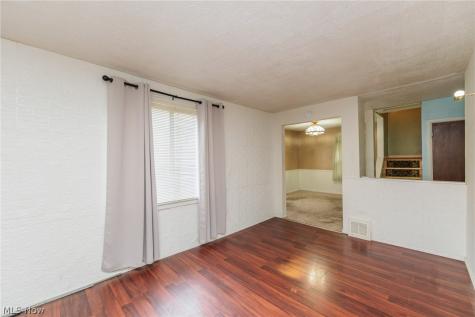 3218 W Ridgewood Drive Parma OH 44134