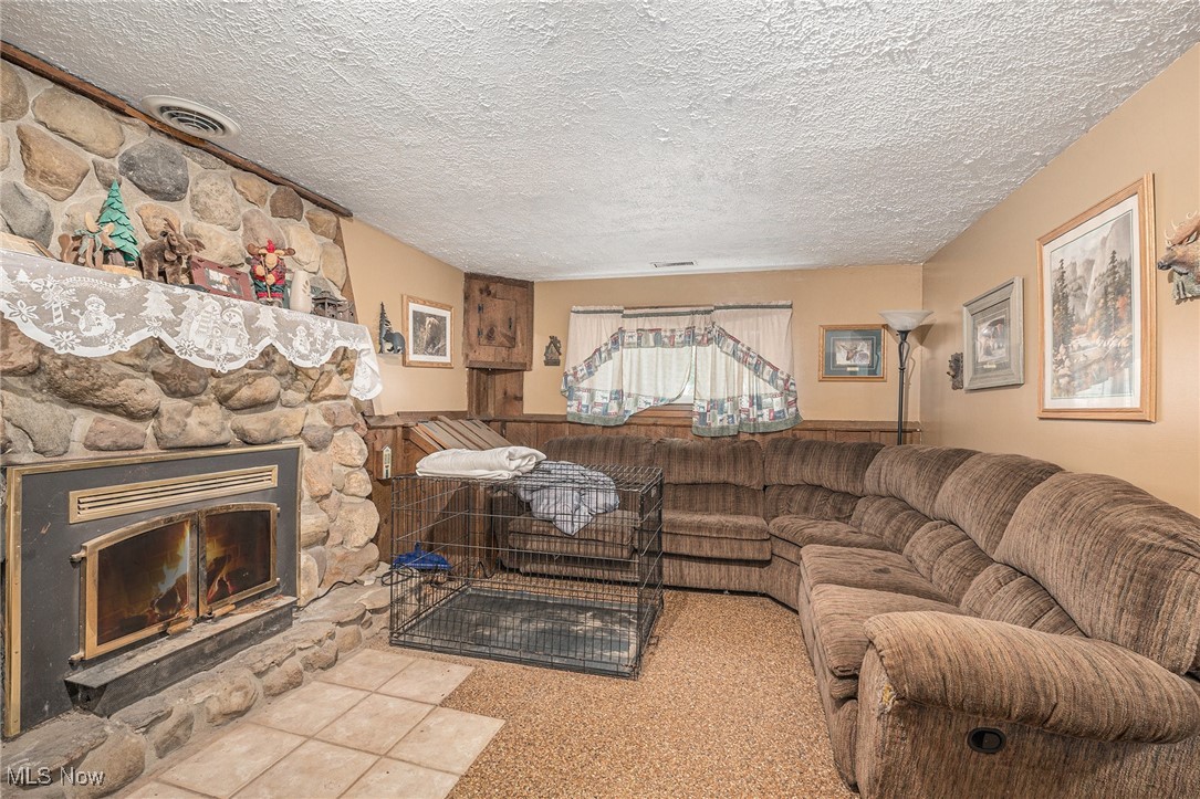 7032 Reed Road Conneaut OH 44030