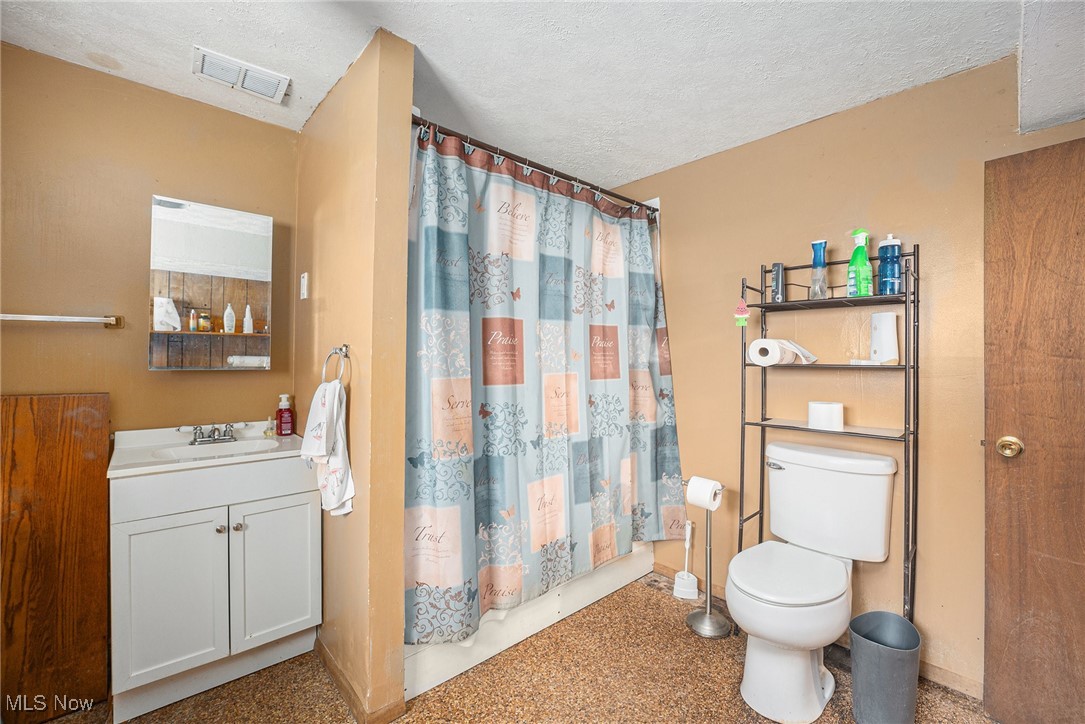 7032 Reed Road Conneaut OH 44030