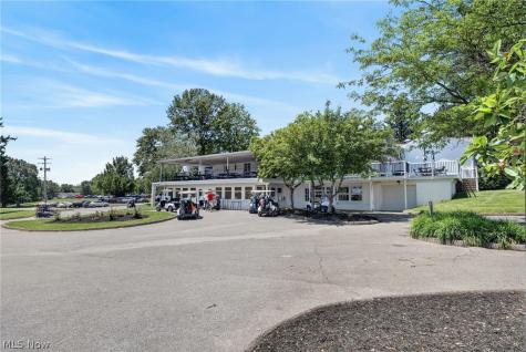 3629 Elmhurst Circle Uniontown OH 44685