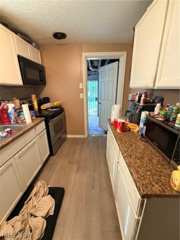 136 Sheriff Street Elyria OH 44035