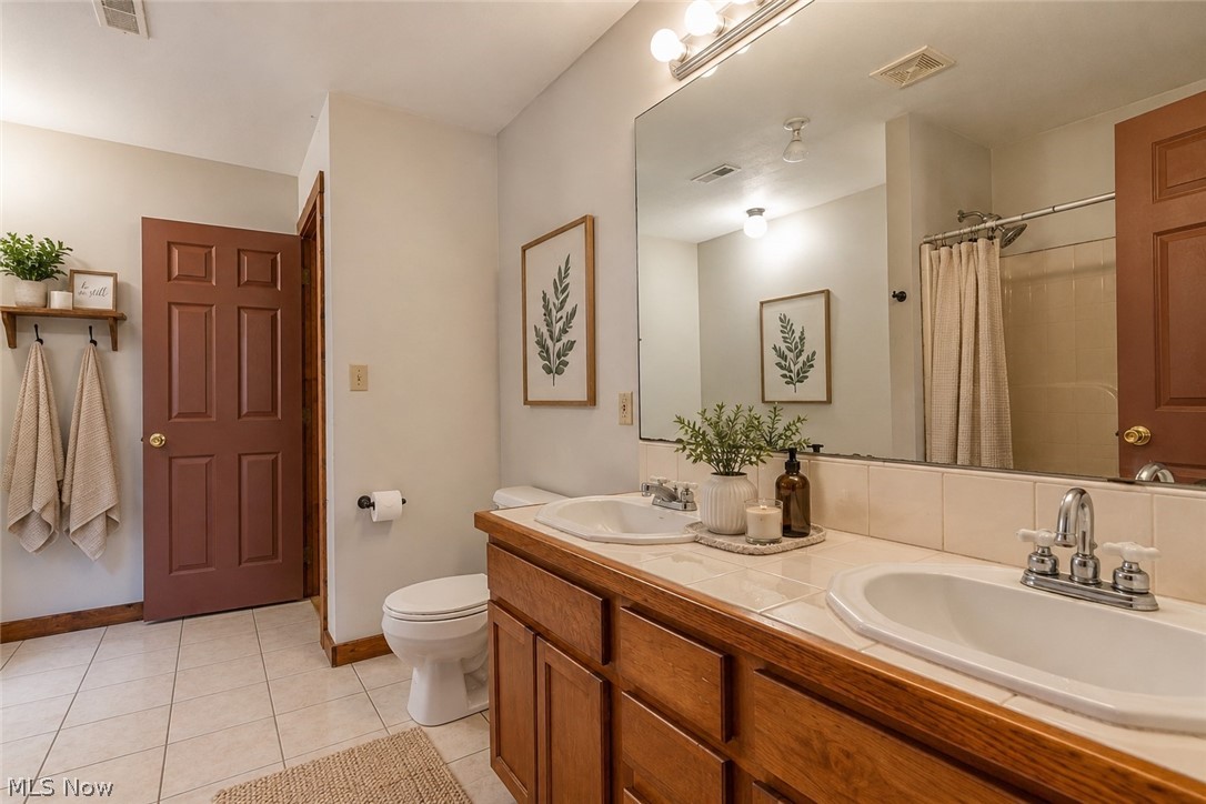 643 Fruit Drive Coventry OH 44319