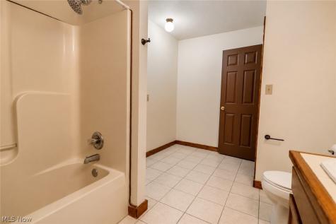 643 Fruit Drive Coventry OH 44319