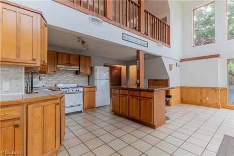 643 Fruit Drive Coventry OH 44319