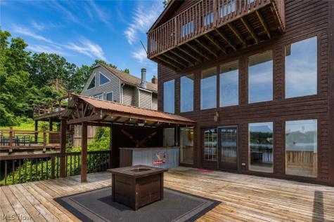 643 Fruit Drive Coventry OH 44319