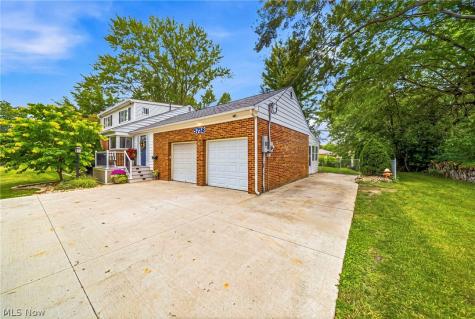 5758 Fitch Road North Olmsted OH 44070