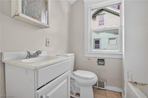 11812 Angelus Avenue Cleveland OH 44105