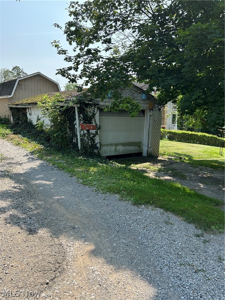 124 Front Street Amsterdam OH 43903