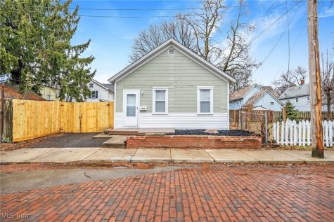 7106 Elton Avenue Cleveland OH 44102