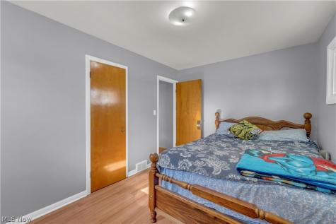 4366 W 182nd Street Cleveland OH 44135