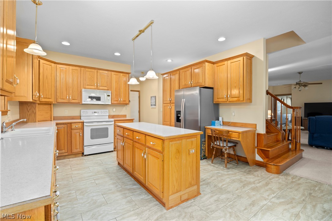 2520 Center Road Avon OH 44011