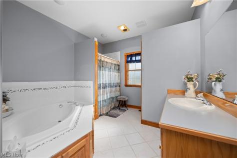 2520 Center Road Avon OH 44011
