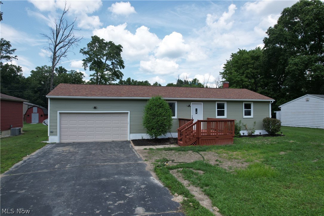 17964 Glendale Avenue Lake Milton OH 44429