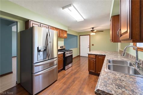 52 Bettie Lane Brunswick OH 44212