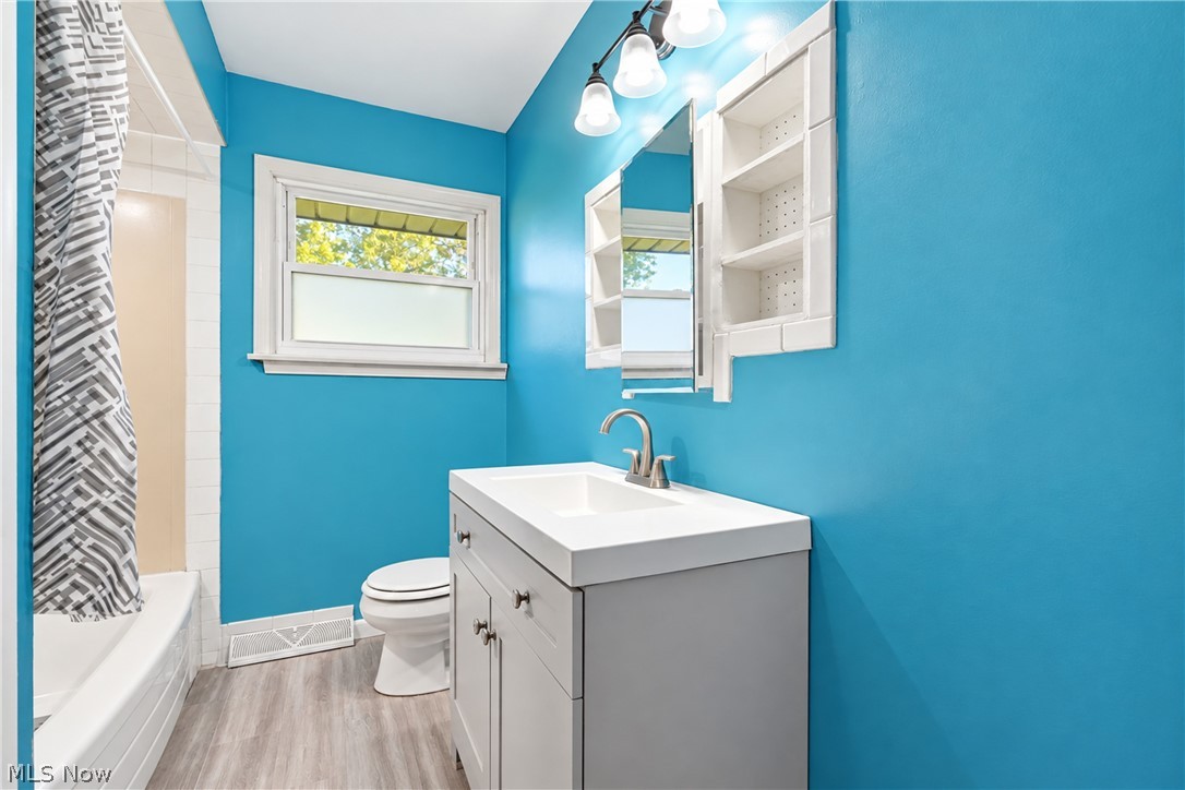 52 Bettie Lane Brunswick OH 44212