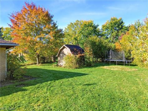 52 Bettie Lane Brunswick OH 44212