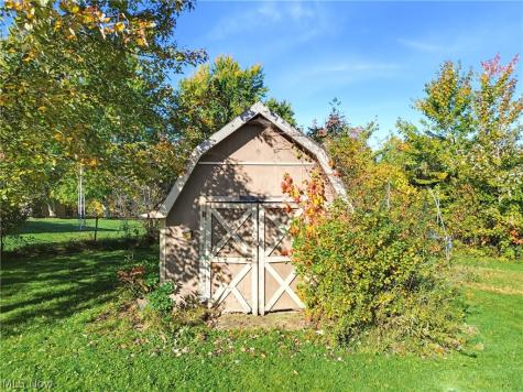 52 Bettie Lane Brunswick OH 44212