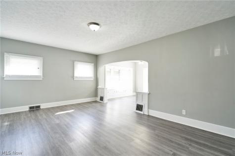 2154 12th Street SW Akron OH 44314