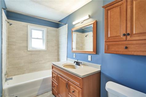 2154 12th Street SW Akron OH 44314