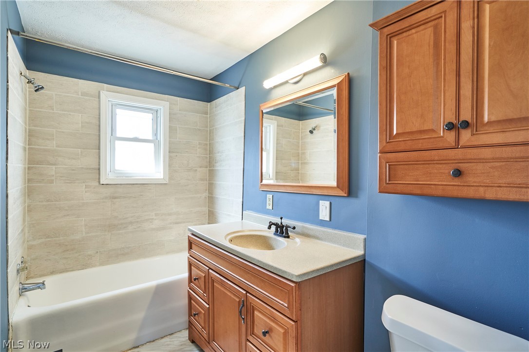 2154 12th Street SW Akron OH 44314