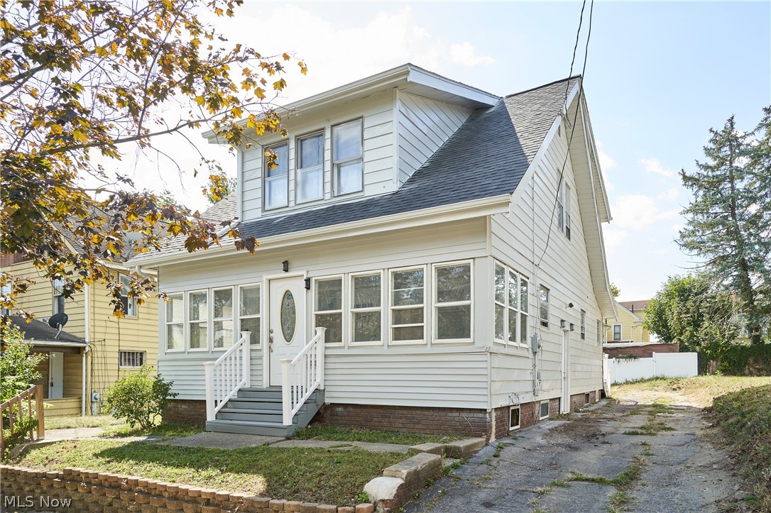 2154 12th Street SW Akron OH 44314