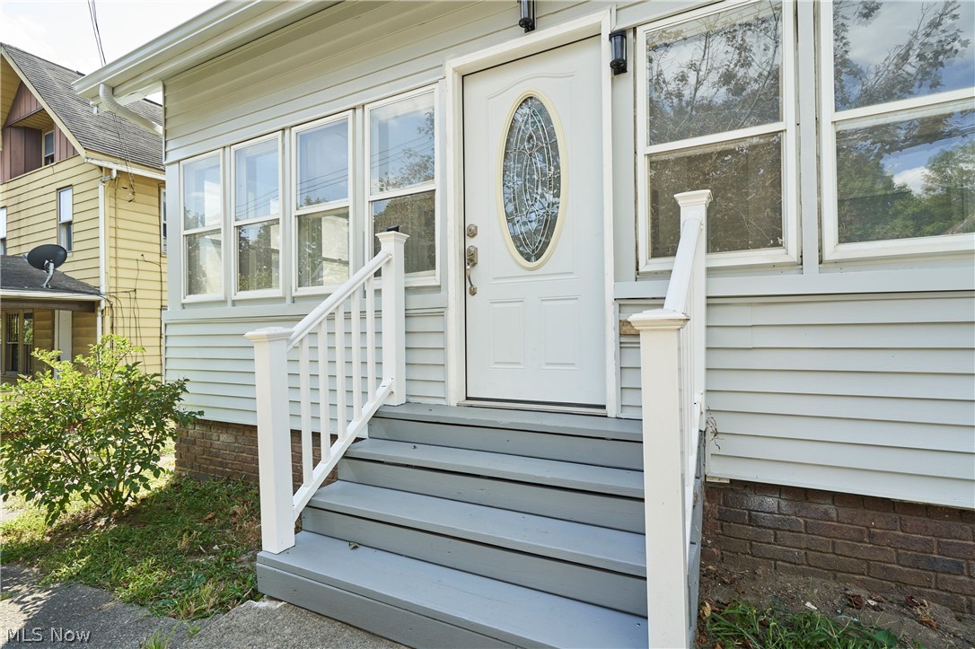 2154 12th Street SW Akron OH 44314
