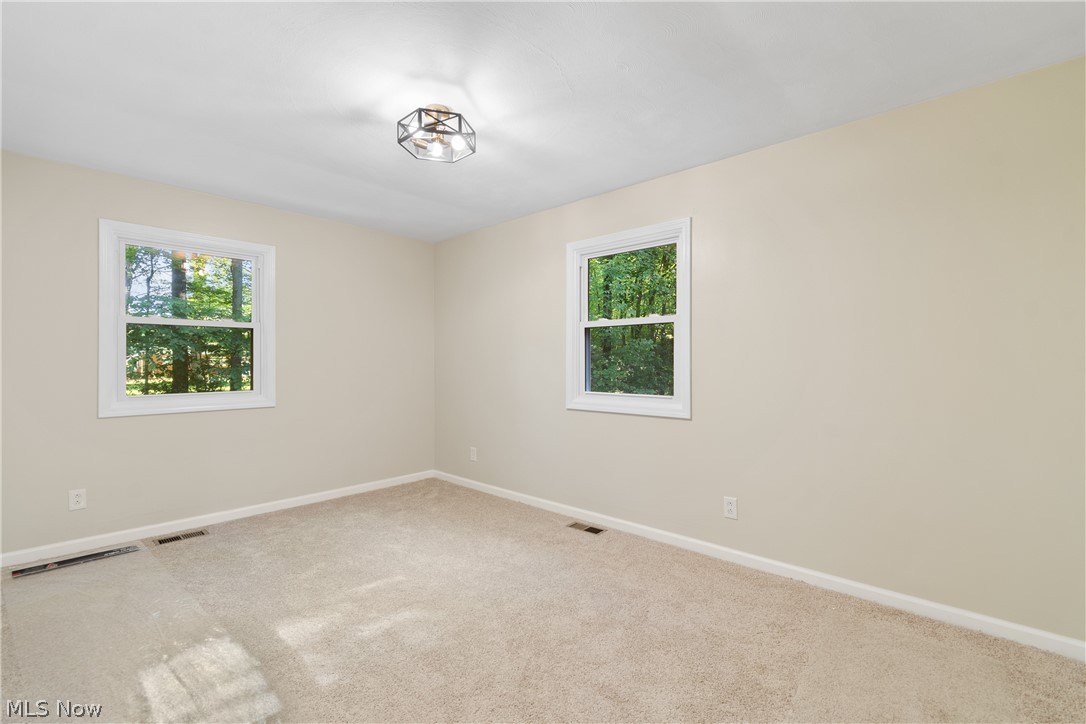 1075 River Road Lake Milton OH 44429
