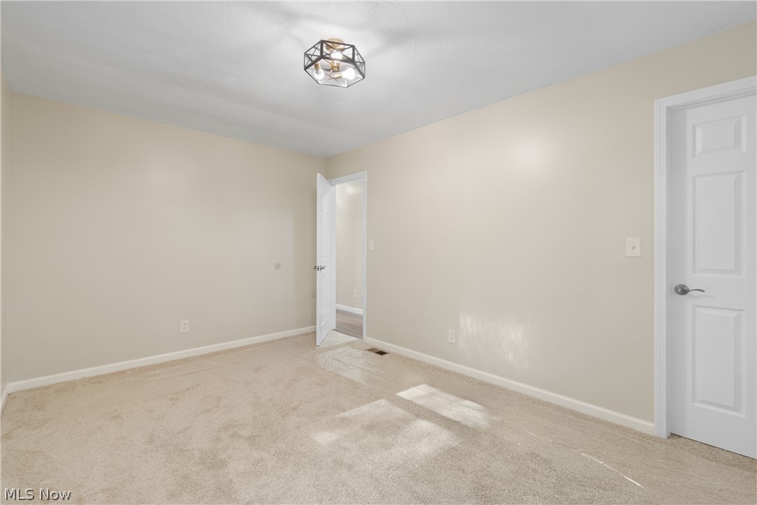 1075 River Road Lake Milton OH 44429