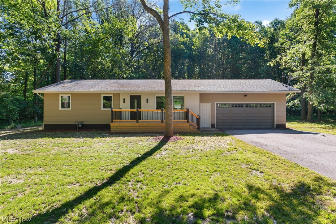 1075 River Road Lake Milton OH 44429
