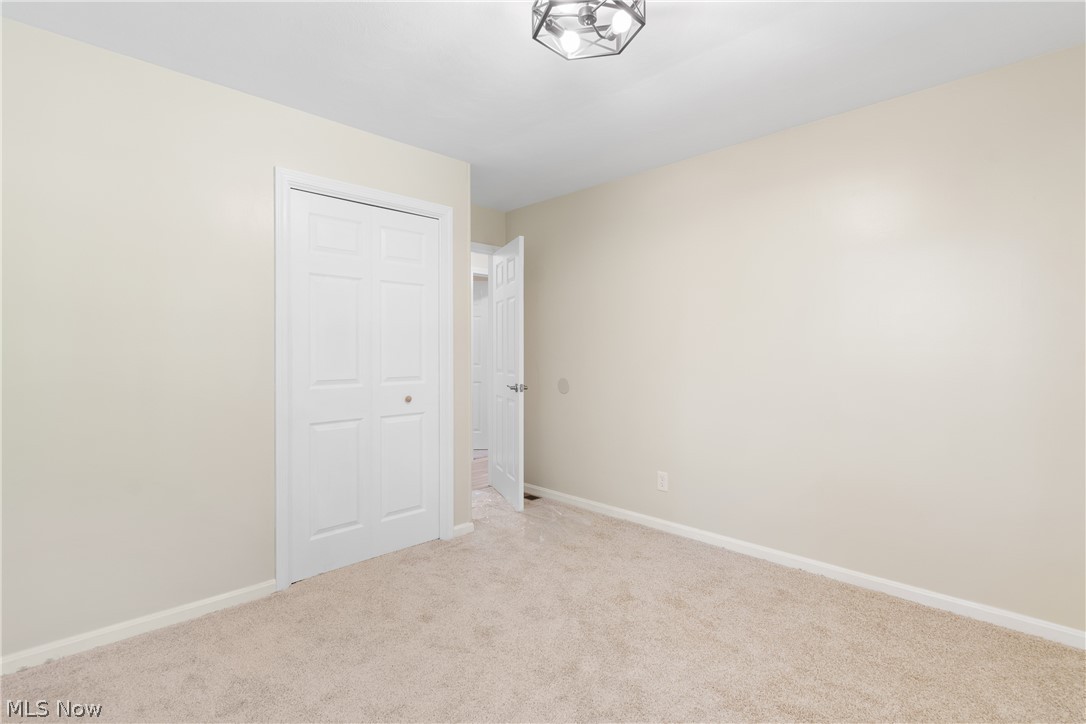 1075 River Road Lake Milton OH 44429