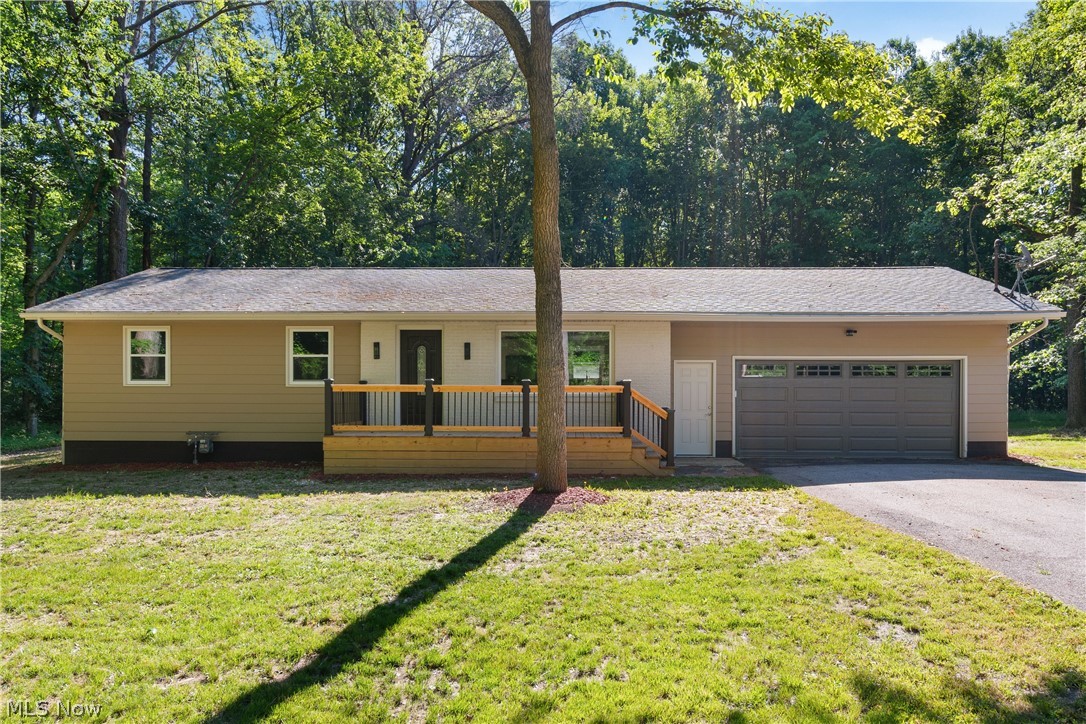 1075 River Road Lake Milton OH 44429