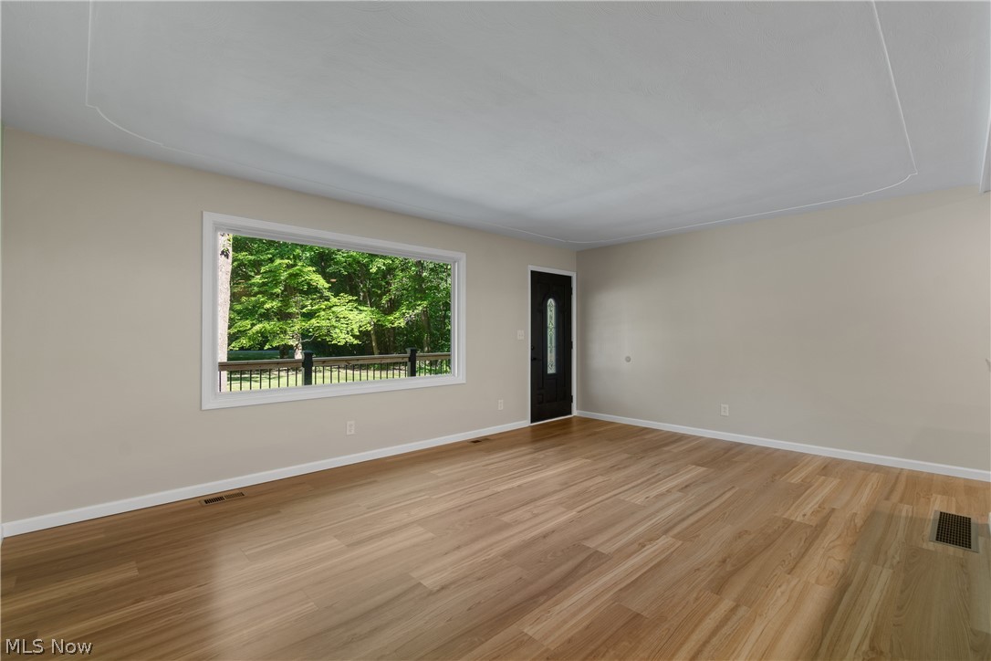 1075 River Road Lake Milton OH 44429