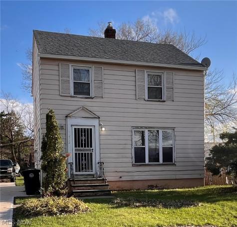 16512 Stockbridge Avenue Cleveland OH 44128