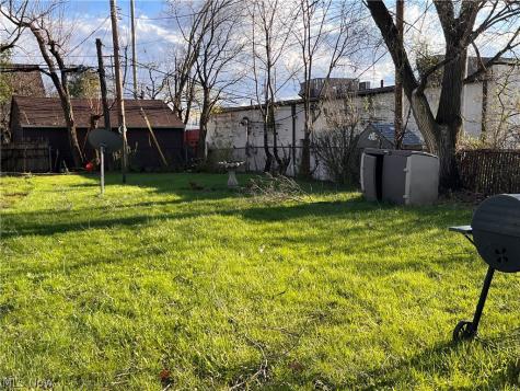 16512 Stockbridge Avenue Cleveland OH 44128
