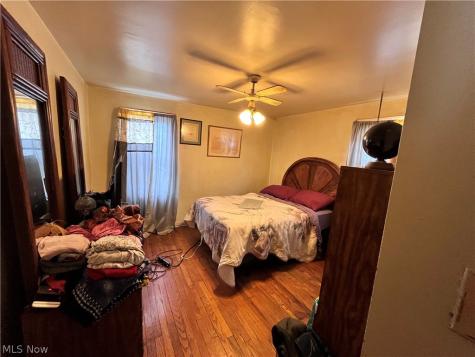 16512 Stockbridge Avenue Cleveland OH 44128