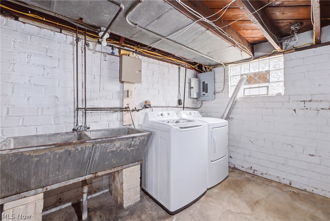 214 6th Street Campbell OH 44405