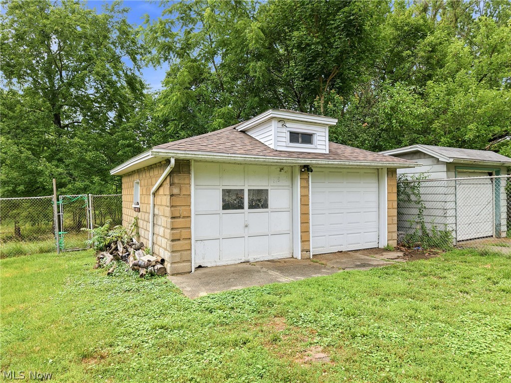 214 6th Street Campbell OH 44405